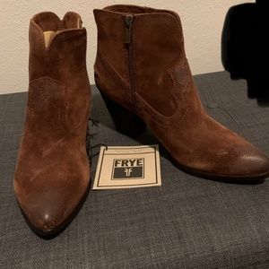Frye like new  distressed suede booties fits 8.5-  9womens